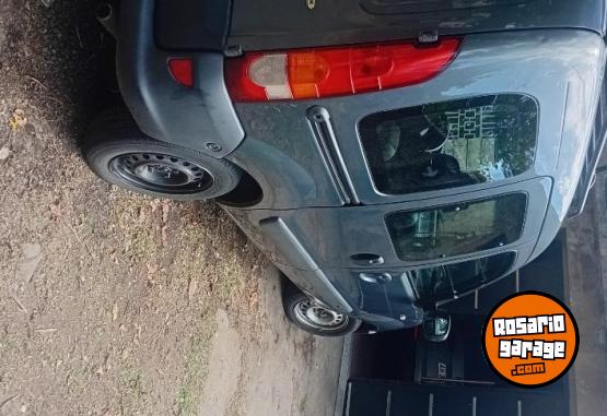 Utilitarios - Renault Kangoo 2017 GNC 198000Km - En Venta