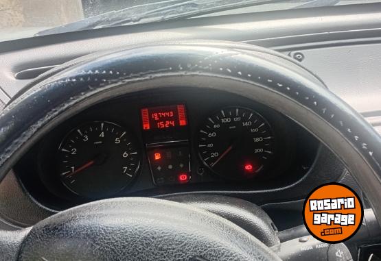 Utilitarios - Renault Kangoo 2017 GNC 198000Km - En Venta