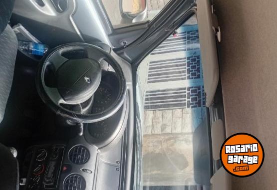 Utilitarios - Renault Kangoo 2017 GNC 198000Km - En Venta