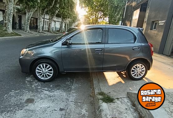 Autos - Toyota Etios 2015 Nafta 86000Km - En Venta