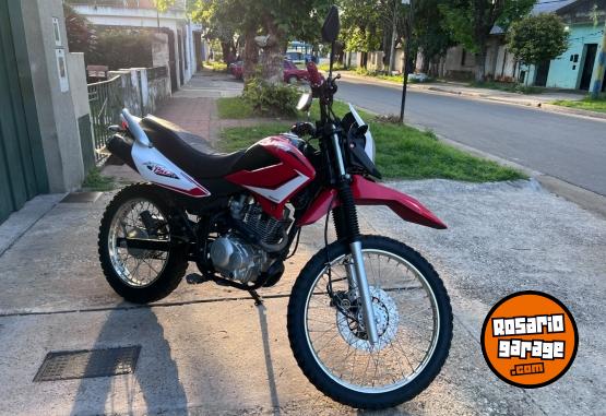 Motos - Motomel Skua v6 150 2023 Nafta 13000Km - En Venta
