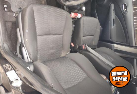 Autos - Toyota Etios xs 2016 Nafta 176000Km - En Venta