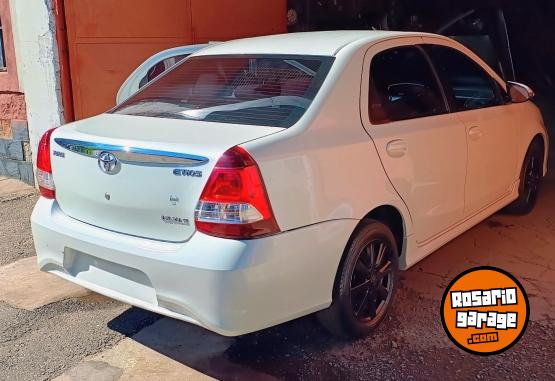 Autos - Toyota Etios xls 2018 Nafta 100000Km - En Venta