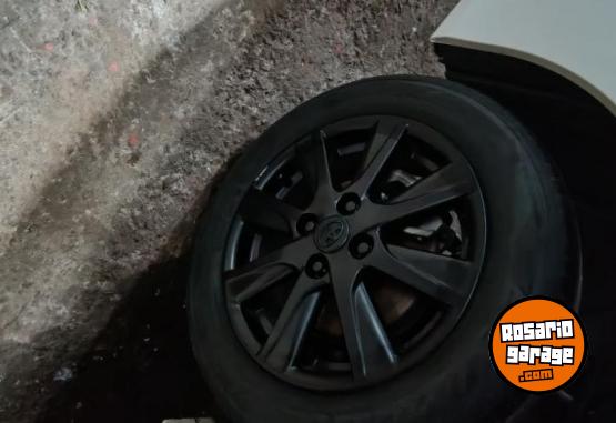 Autos - Toyota Etios xls 2018 Nafta 100000Km - En Venta