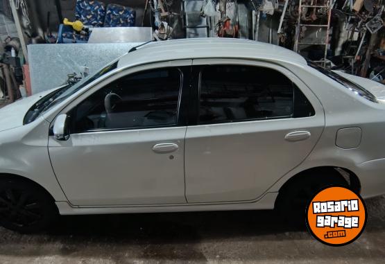 Autos - Toyota Etios xls 2018 Nafta 100000Km - En Venta