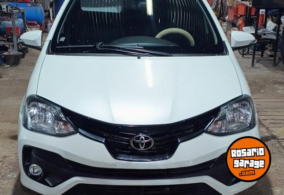Autos - Toyota Etios xls 2018 Nafta 100000Km - En Venta