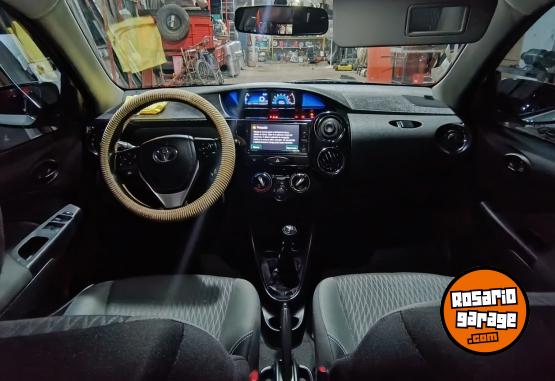 Autos - Toyota Etios xls 2018 Nafta 100000Km - En Venta