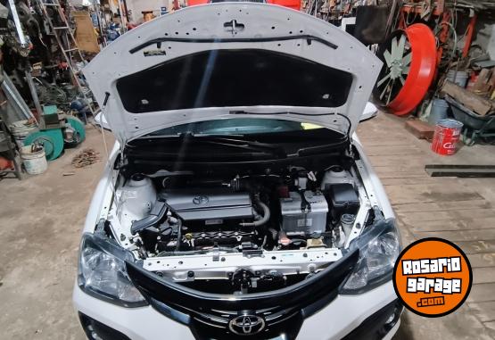 Autos - Toyota Etios xls 2018 Nafta 100000Km - En Venta