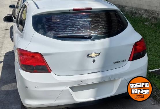 Autos - Chevrolet Onix 2015 Nafta 175000Km - En Venta