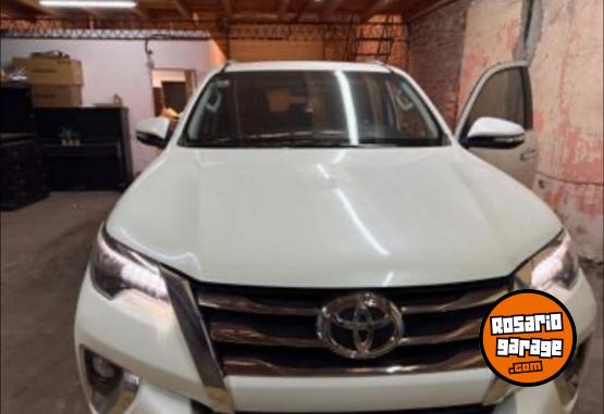 Camionetas - Toyota SW 4 SRX 2017 Diesel 180000Km - En Venta