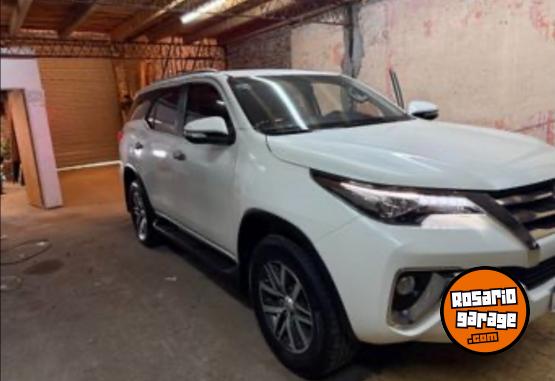 Camionetas - Toyota SW 4 SRX 2017 Diesel 180000Km - En Venta