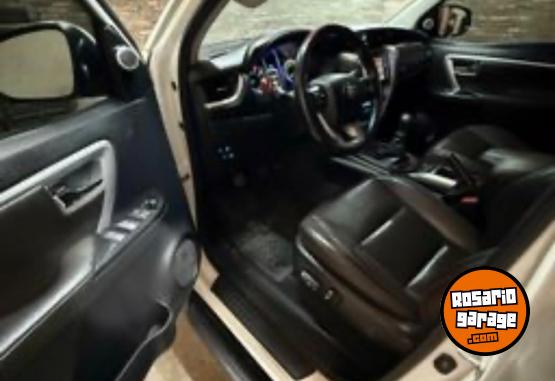 Camionetas - Toyota SW 4 SRX 2017 Diesel 180000Km - En Venta