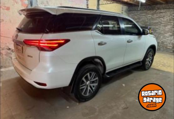 Camionetas - Toyota SW 4 SRX 2017 Diesel 180000Km - En Venta