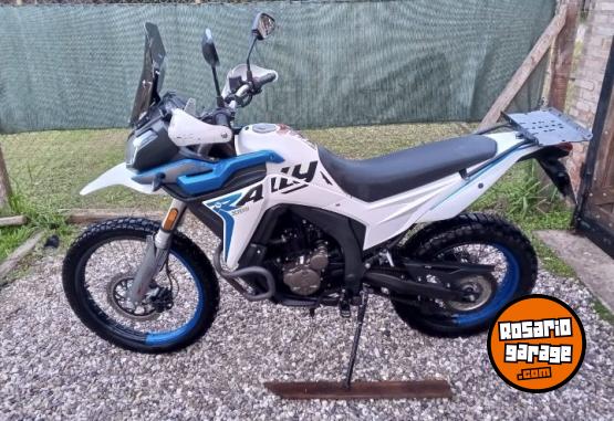 Motos - Voge Rally 300 2023 Nafta 11200Km - En Venta