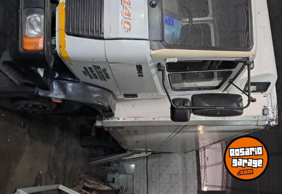 Camiones y Grúas - Vendo - En Venta