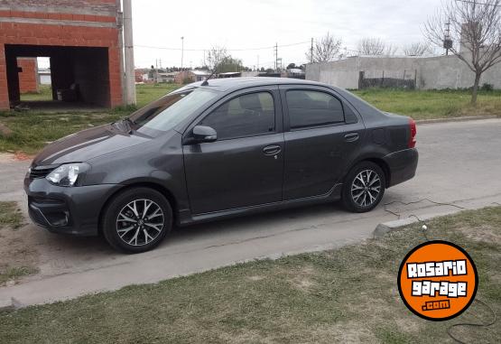 Autos - Toyota Etios xls 2021 Nafta 130000Km - En Venta