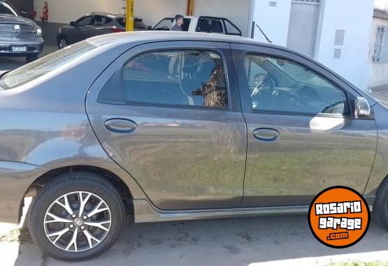 Autos - Toyota Etios xls 2021 Nafta 130000Km - En Venta