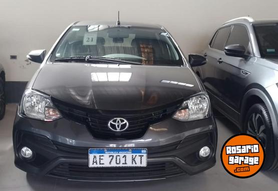 Autos - Toyota Etios xls 2021 Nafta 130000Km - En Venta