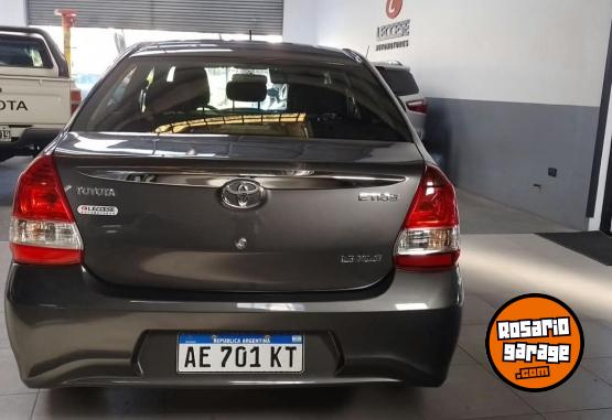 Autos - Toyota Etios xls 2021 Nafta 130000Km - En Venta