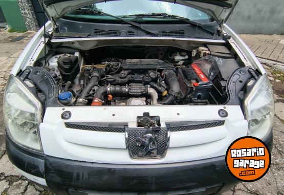 Utilitarios - Peugeot Partner HDI 2013 Diesel 106000Km - En Venta