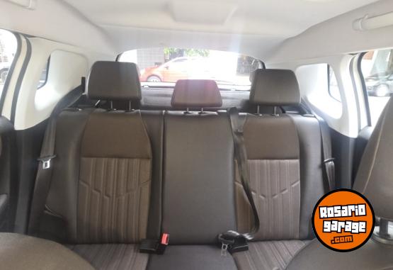 Autos - Peugeot 2008 LELINE 2017 Nafta 106944Km - En Venta