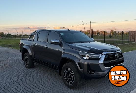 Camionetas - Toyota Hilux 2025 Diesel 21000Km - En Venta