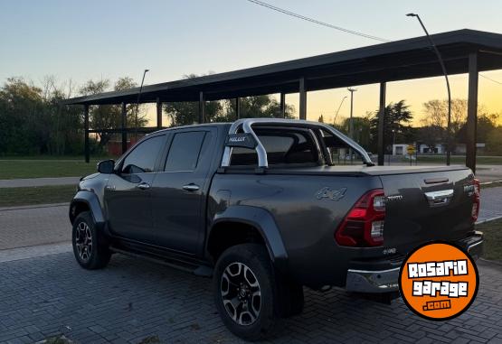 Camionetas - Toyota Hilux 2025 Diesel 21000Km - En Venta