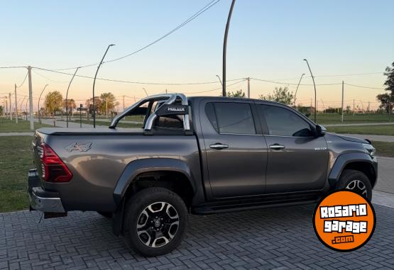 Camionetas - Toyota Hilux 2025 Diesel 21000Km - En Venta