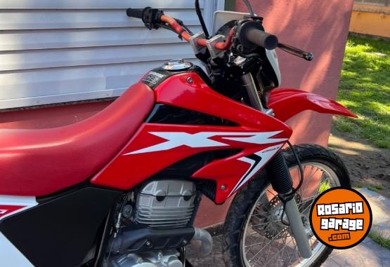 Motos - Honda Tornado 250 2021 Nafta 19000Km - En Venta
