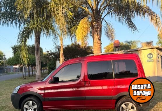 Utilitarios - Peugeot Partner VTC Plus 2017 Diesel 120000Km - En Venta