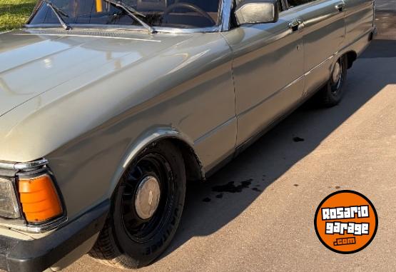 Autos - Ford Falcon Deluxe 3.0 1983 Nafta 67000Km - En Venta