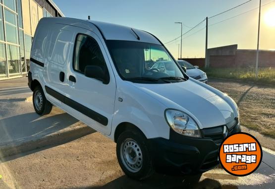 Utilitarios - Renault kangoo 1.6 furgon 2017 Nafta 106000Km - En Venta