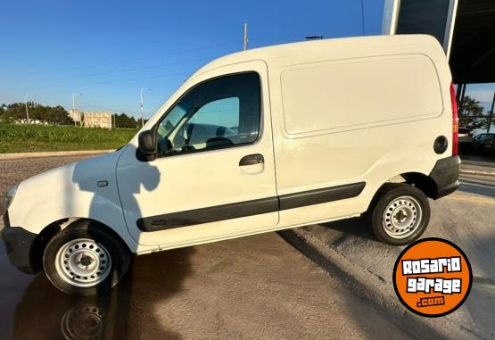 Utilitarios - Renault kangoo 1.6 furgon 2017 Nafta 106000Km - En Venta