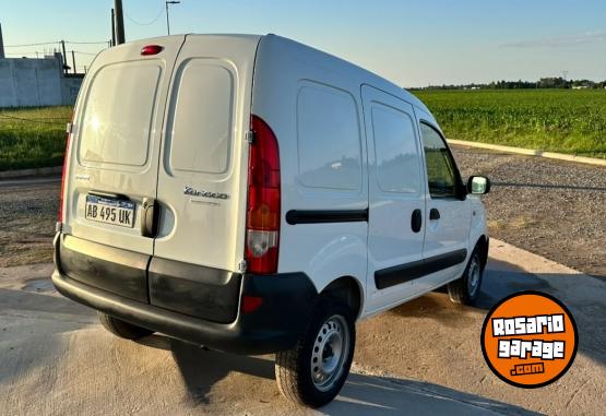 Utilitarios - Renault kangoo 1.6 furgon 2017 Nafta 106000Km - En Venta