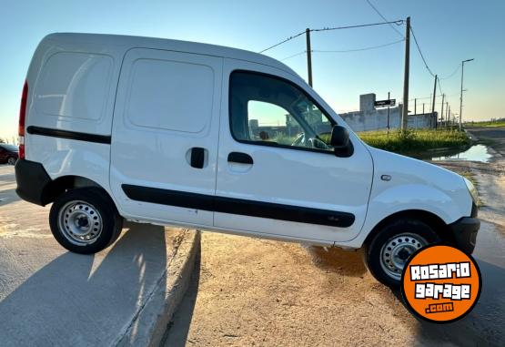 Utilitarios - Renault kangoo 1.6 furgon 2017 Nafta 106000Km - En Venta