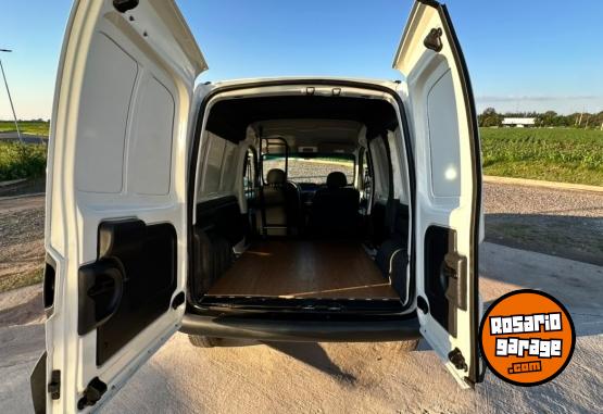Utilitarios - Renault kangoo 1.6 furgon 2017 Nafta 106000Km - En Venta