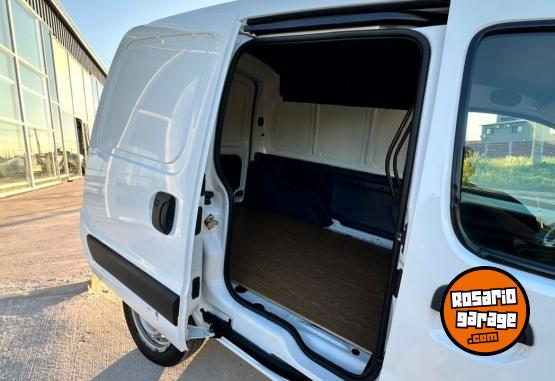 Utilitarios - Renault kangoo 1.6 furgon 2017 Nafta 106000Km - En Venta