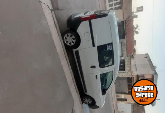 Utilitarios - Renault Kangoo 2023 Nafta 33000Km - En Venta