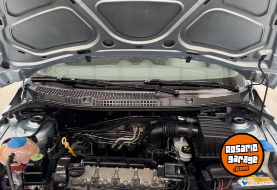 Autos - Volkswagen Gol trend Highline 2016 Nafta 150000Km - En Venta