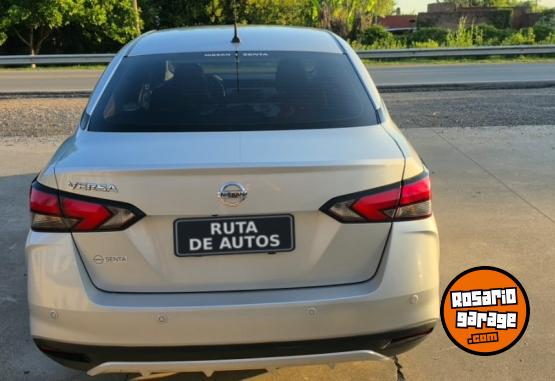 Autos - Nissan Versa Advance 2023 Nafta 32000Km - En Venta