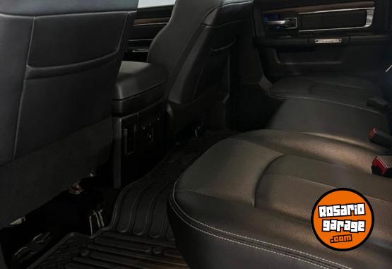 Camionetas - Chrysler RAM 1500 4X4 5.7 LARAMIE 2023 Nafta 120000Km - En Venta