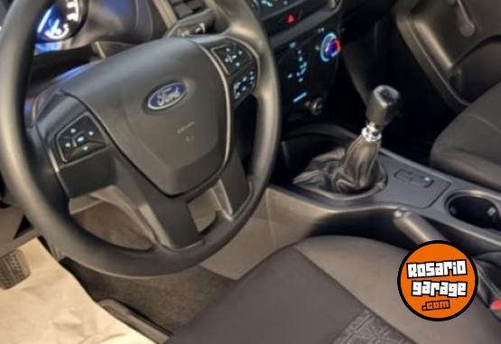 Camionetas - Ford Ranger cabina simple 2023 Diesel 25300Km - En Venta