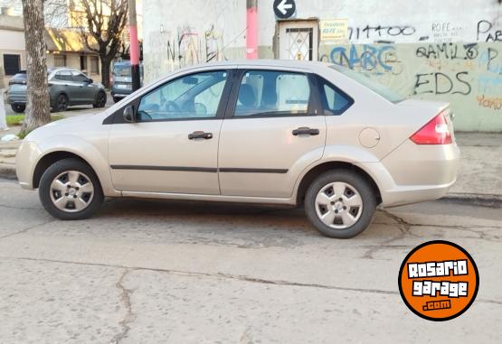 Autos - Ford Fiesta Max 2007 Nafta 203000Km - En Venta