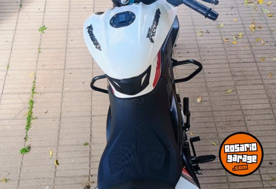 Motos - Bajaj Rouser NS 160 2024 Nafta 8000Km - En Venta