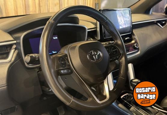 Autos - Toyota Corolla Cross 1.8 SEG HV 2023 Electrico / Hibrido 49000Km - En Venta