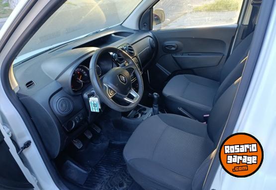 Utilitarios - Renault Kangoo 2020 Nafta 128000Km - En Venta