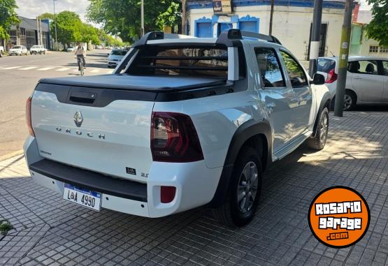 Camionetas - Renault OROCH OUTSIDER 2.0 NAV 2017 GNC 140000Km - En Venta