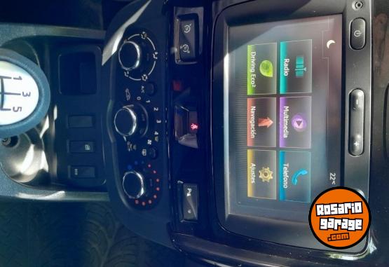 Autos - Renault Duster Privilege 4x2 moto 2017 Nafta 122000Km - En Venta