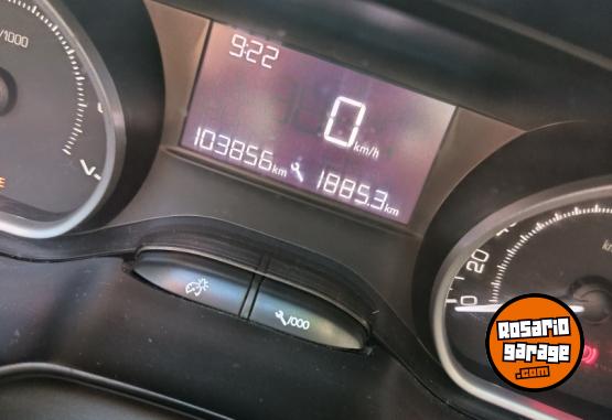 Autos - Peugeot 2008 2019 Nafta 103000Km - En Venta