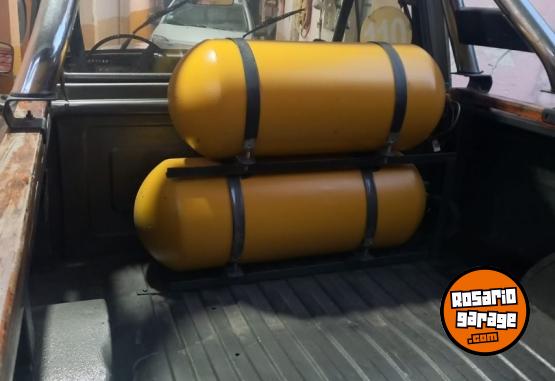 Camionetas - Jeep Gladiador 1964 1983 GNC 111111Km - En Venta